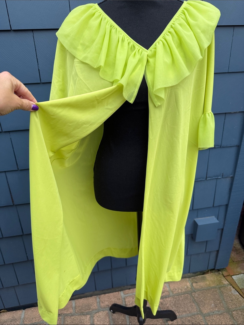 Vintage Le Voy’s Bright Lime Ruffle-Trim Women's robe one button L - Picture 8 of 10